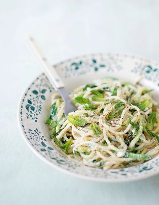 Courgettes Roties A La Feta Pour 4 Personnes Recettes Elle A Table