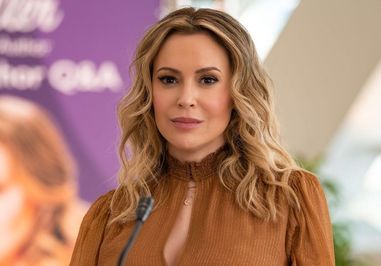 « Trop tôt, trop injuste » : Alyssa Milano dévastée par la mort de l’acteur Julian McMahon