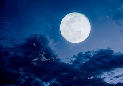 La pleine lune influence-t-elle notre sommeil ?
