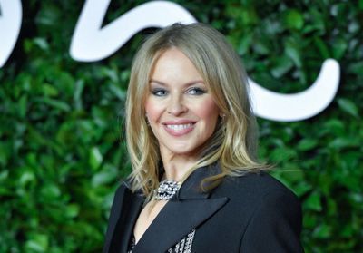 Kylie Minogue : on copie son beauty look pour nos soirées d'été