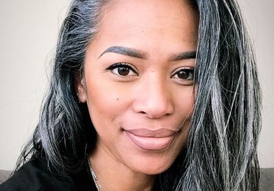 Grey Blending : la coloration parfaite pour sublimer ses cheveux blancs
