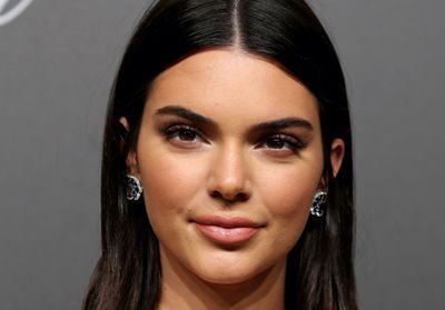 Avec son brushing vintage, Kendall Jenner annonce la prochaine tendance
