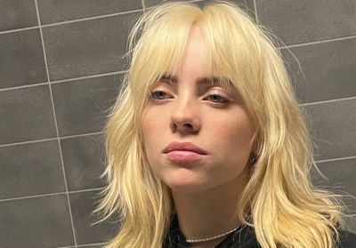 Billie Eilish troque ses cheveux longs pour le carré du moment
