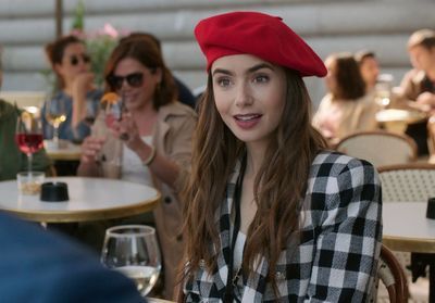 Emily In Paris : comment reproduire ses cheveux wavy facilement ?