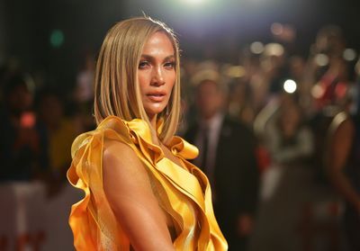 Jennifer Lopez change de coupe de cheveux et succombe à une coiffure indémodable