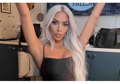 Kim Kardashian est méconnaissable avec cette coupe des années 80