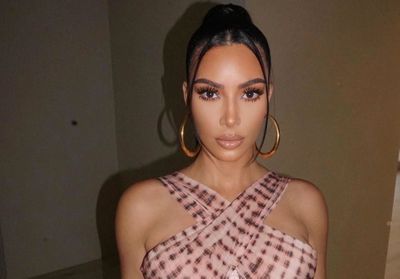 Kim Kardashian remet au goût du jour une coiffure des années 90