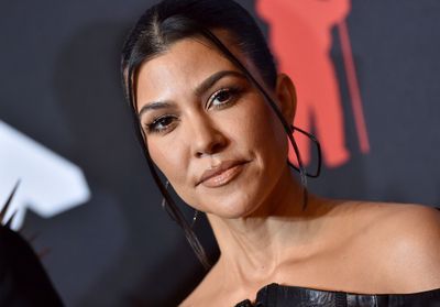 Kourtney Kardashian est sublime avec un carré ondulé