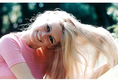 La coiffure iconique de Brigitte Bardot fait le buzz sur les réseaux sociaux