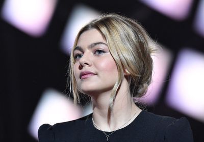 Louane enceinte : elle dévoile sa chevelure naturelle