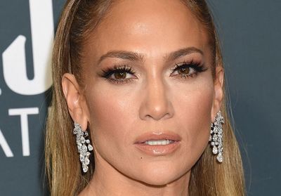 On copie le chignon ultra chic de Jennifer Lopez