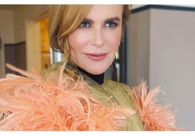 Roux flamboyant et frange, Nicole Kidman change radicalement de coupe de cheveux