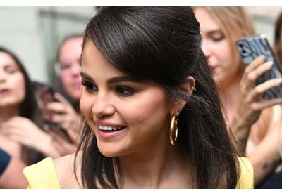 Selena Gomez adopte la queue-de-cheval rétro pour son anniversaire