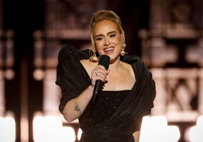 Adele dévoile l'avant/après de sa routine maquillage et le résultat est impressionnant
