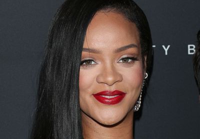 Rihanna dévoile le produit qu'elle utilise pour flouter instantanément sa peau