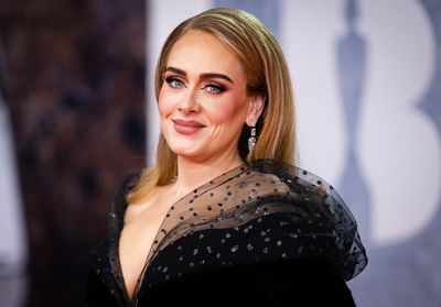 Sur Instagram, Adele rayonne sans maquillage