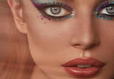 Crystal eye : la tendance maquillage des yeux qui va nous faire briller