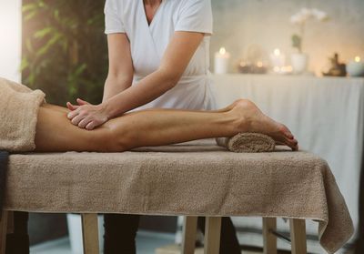 La madérothérapie : le massage qui cible la cellulite