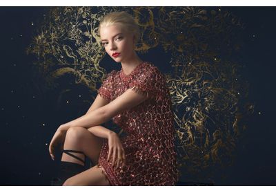 Exclu : Anya Taylor-Joy plus envoûtante que jamais dans la campagne Dior Holiday