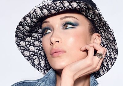 Exclu : Bella Hadid dévoile le nouveau mascara Dior dans une vidéo envoûtante