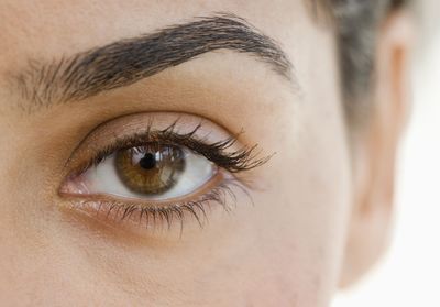 « Floating lashes » : la nouvelle tendance make-up qui prône le naturel