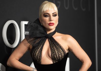 Voici le rouge à lèvres exact que porte Lady Gaga sur l'affiche de « House of Gucci »