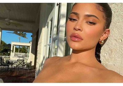 À son tour, Kylie Jenner opte pour une manucure pastel ultra tendance