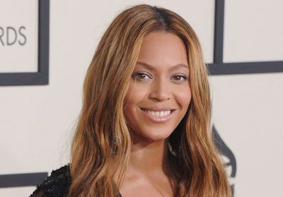 Beyoncé s'affiche avec une manucure extravagante
