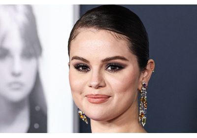 Manucure : Selena Gomez craque pour cette couleur atypique