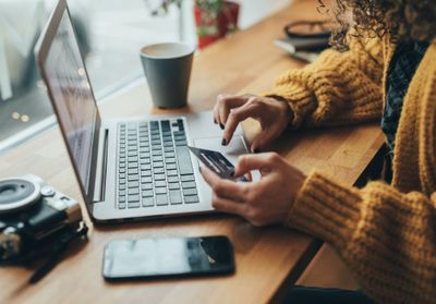 Après le confinement, l'achat en ligne gagne du terrain dans le monde de la beauté
