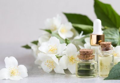 Élégant, sensuel et calmant : pourquoi le jasmin est devenu le roi des parfums ?