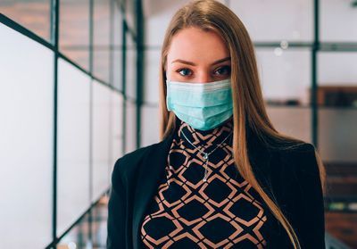 Maskne : comment lutter contre les boutons dus au masque ?