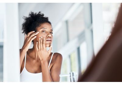 Points noirs, boutons... Et si votre peau était asphyxiée ?