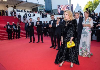 Cannes 2021 : Catherine Deneuve, retour glamour sur la Croisette