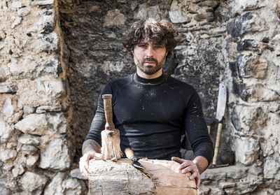 Christian Caulas, le sculpteur de bois brûlé