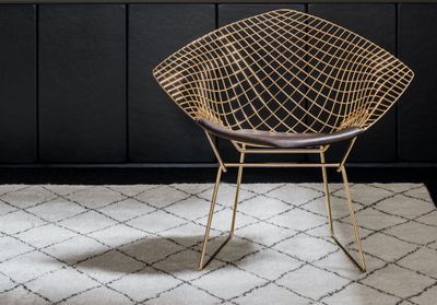 Design Iconique : la Diamond Chair signée Harry Bertoia