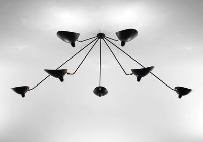 Design iconique : les luminaires de la série Formes Noires de Serge Mouille