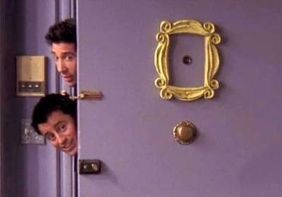 Un objet, une série : l'iconique cadre de porte dans « Friends »