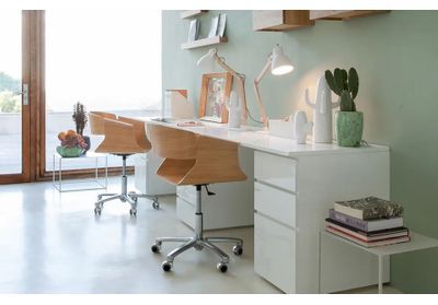 20 chaises de bureau pour allier beau design et bon travail