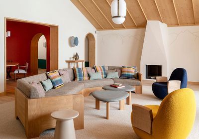 On fond pour le style alpin de ce nouvel hôtel à Méribel