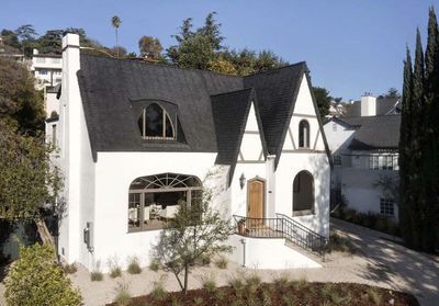 Architecture médiévale et décoration moderne pour la maison d'Andie MacDowell