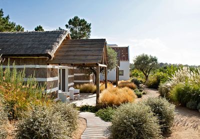 Épure et artisanat pour cette villa portugaise