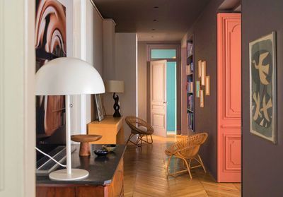 Visite privée : leçon de couleurs dans l'appartement lyonnais de l'architecte Nathalie Rives