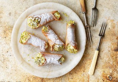 8 recettes de cannoli pour voyager en Sicile
