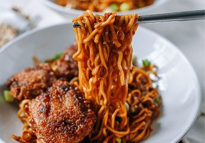 Comment customiser ses nouilles instantanées en vrai repas ?