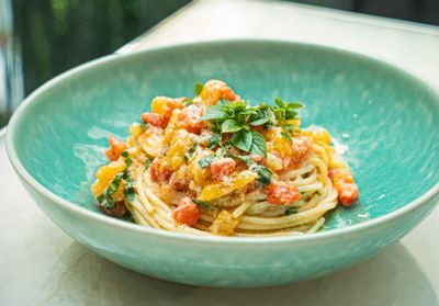 Gourmands et colorés : les spaghetti à la tomate de Simone Zanoni