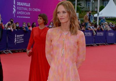 Festival de Deauville 2020 : Vanessa Paradis illumine le tapis rouge en Chanel