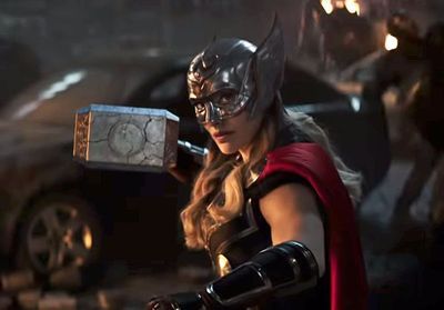 Thor 4 : Natalie Portman montre les muscles dans cette nouvelle image du film