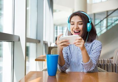 Confinés, les Français redécouvrent les jeux à distance