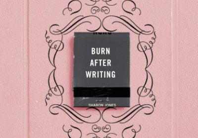 Burn After Writing : quel est ce livre en tête des ventes où « il n'y a rien à lire » ?